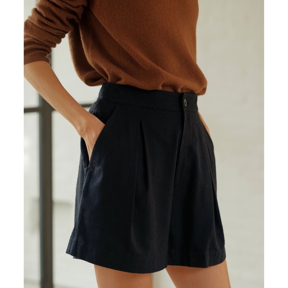 JENNI KAYNE | Bestselling Raw Silk Pleated High Waisted Short in Black | Size 12 - Picture 2 of 12